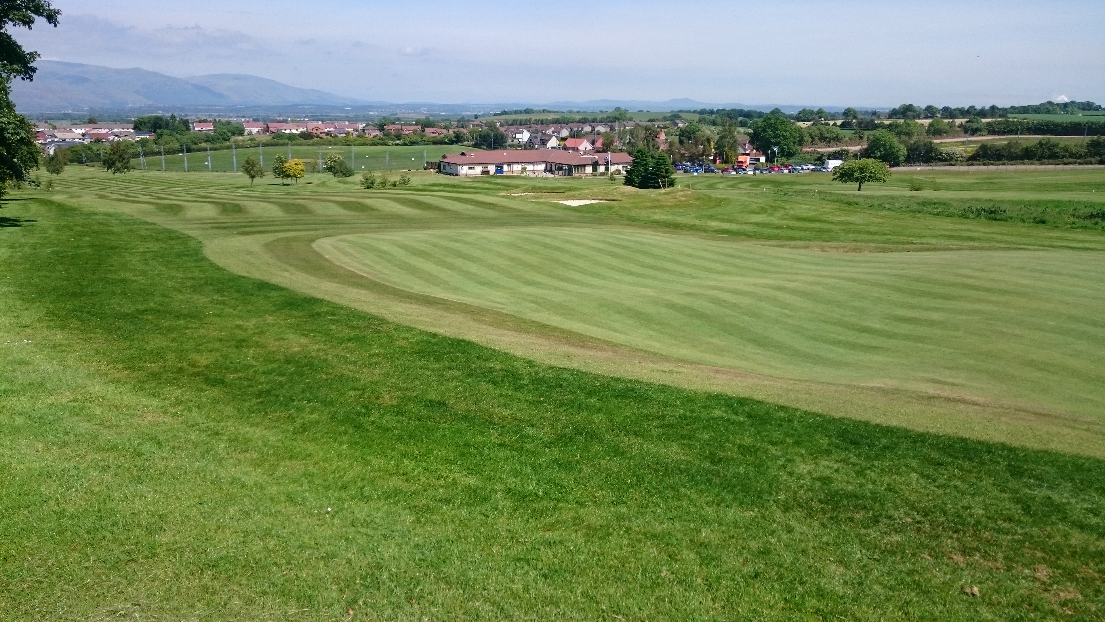 Enjoy views across to the Ochils as you tee off at Brucefields