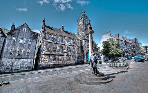 Exploring the ancient and atmospheric streets of Stirling’s Old Town