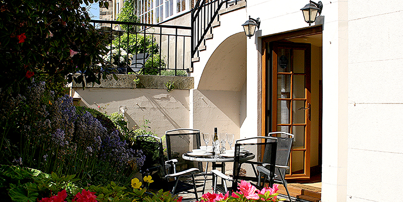 Just one of our luxury apartments and cottages in historic Stirling